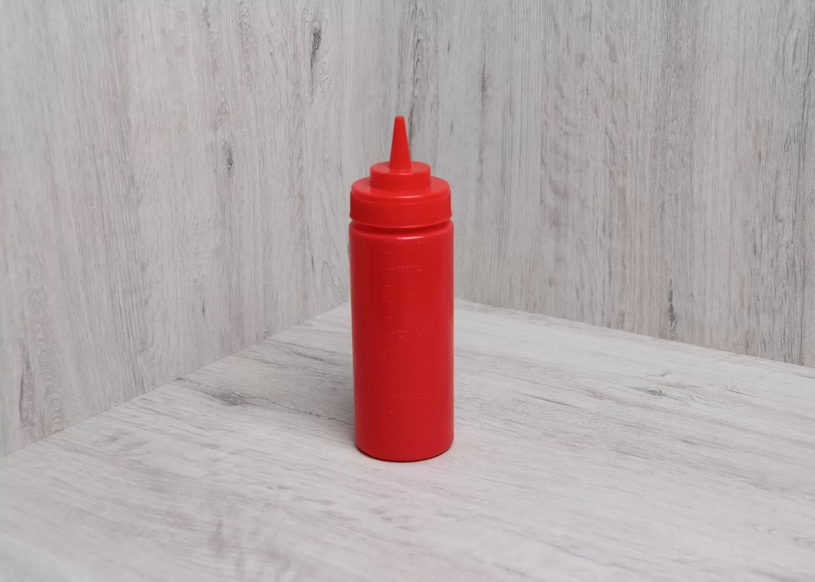 Пляшка для соусів з носиком червона, 360 мл