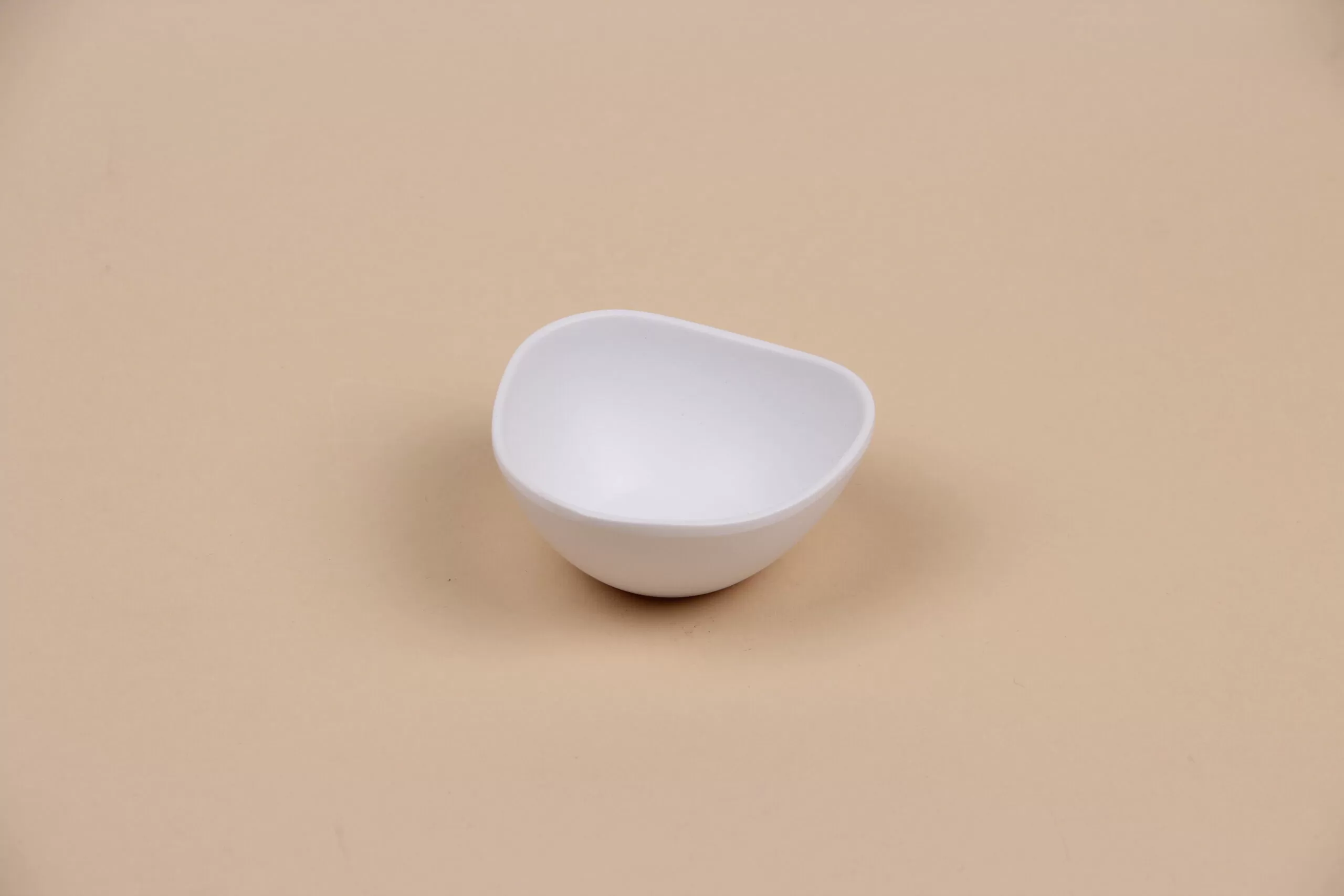Чаша для соуса треугольная округлая белая, 50 мл, арт. 607072